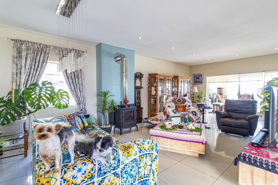 3 Bedroom Property for Sale in Yzerfontein Western Cape